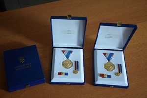 Slika PU_BB/Spom. domovinske zahvalnosti i spomen značke/Spomenica-naslovna.JPG